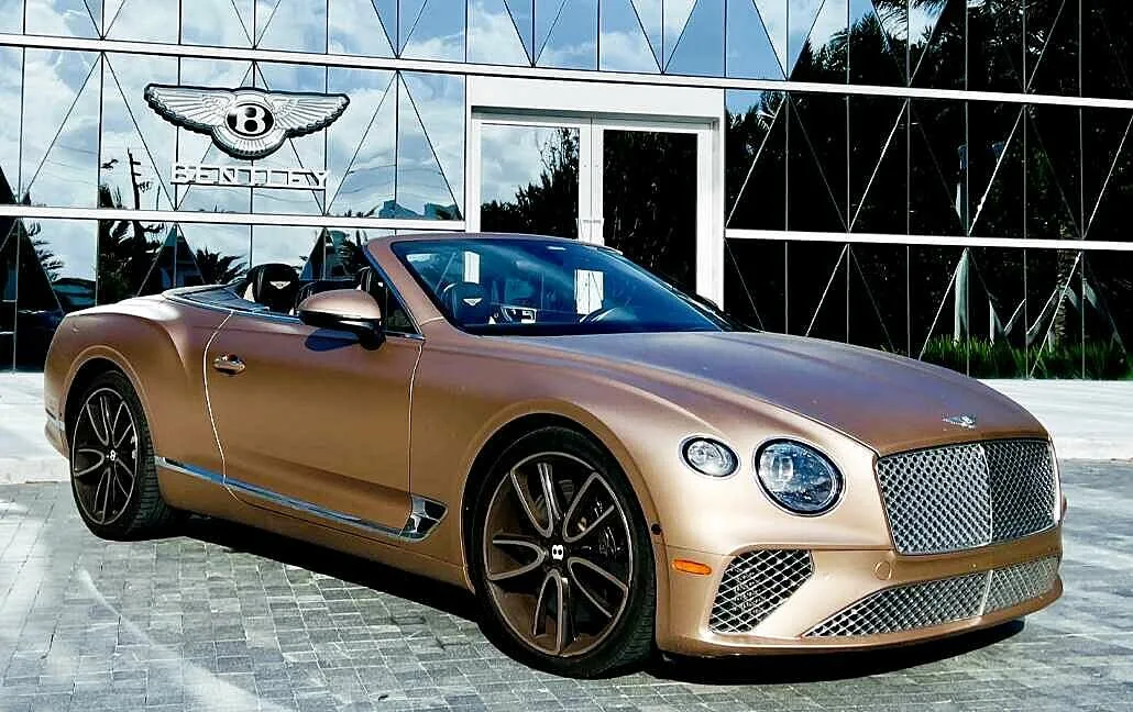 Bentley GTC Mulliner Gold 2022 — photograph 1 of 6