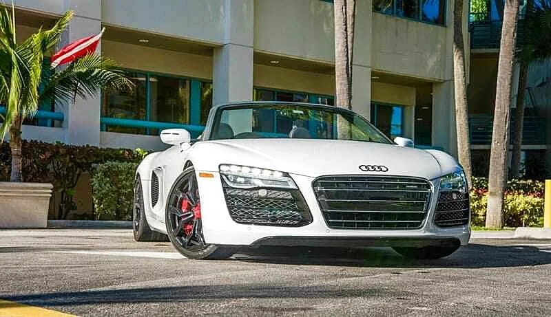 Audi R8 Roadster — photograph 1 of 8