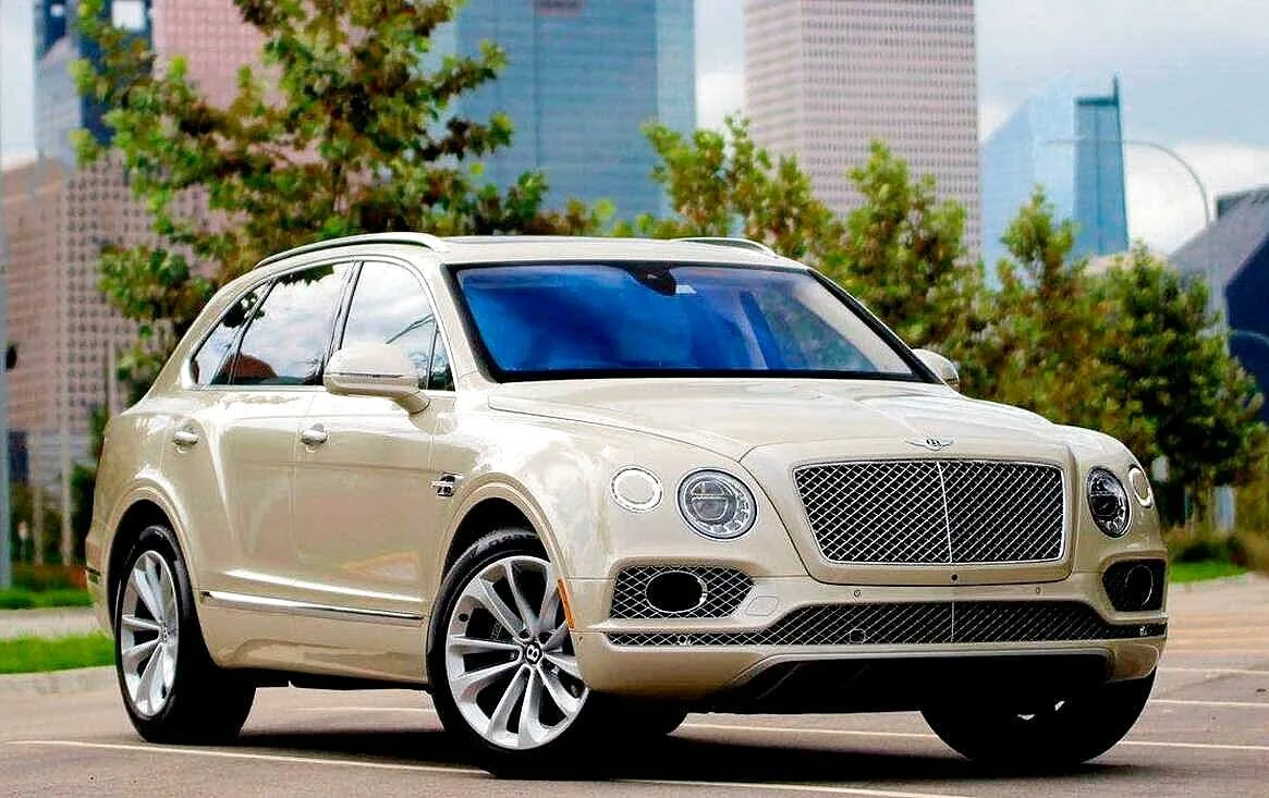 Bentley Bentayga — photograph 1 of 5