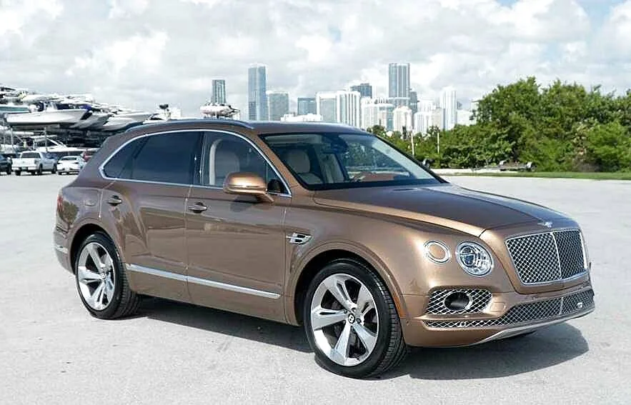 Bentley Bentayga Champagne Edition — photograph 1 of 4