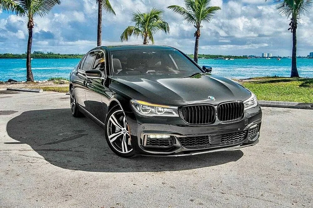 Bmw 750I LX luxury — photograph 1 of 5
