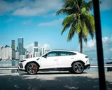 Lamborghini URUS 2019 White — fotografía 2 de 6