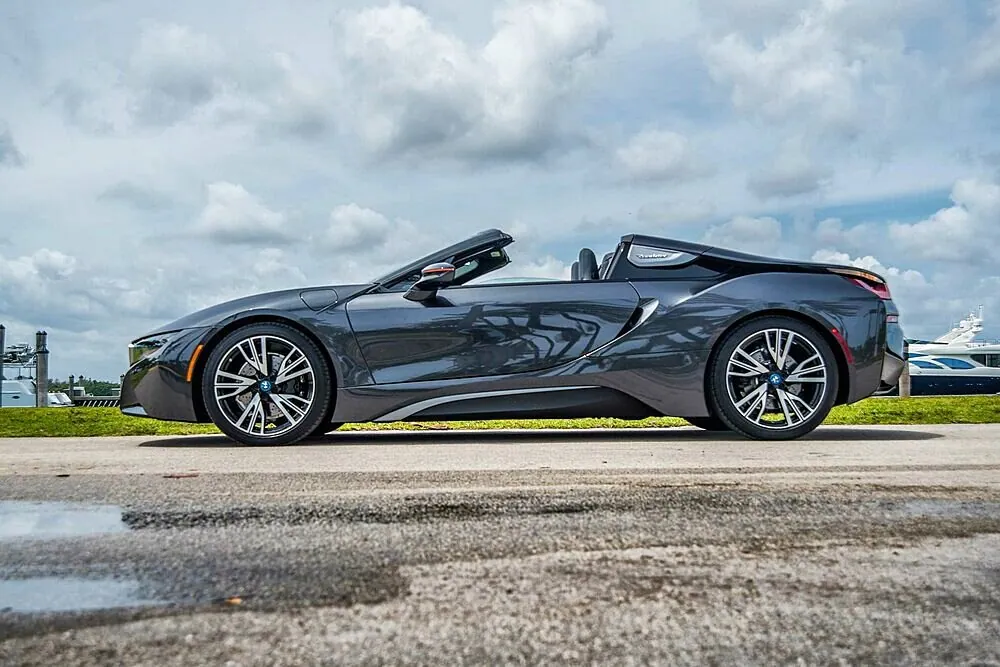 BMW I8 Roadster 2019 — фото 4 из 6