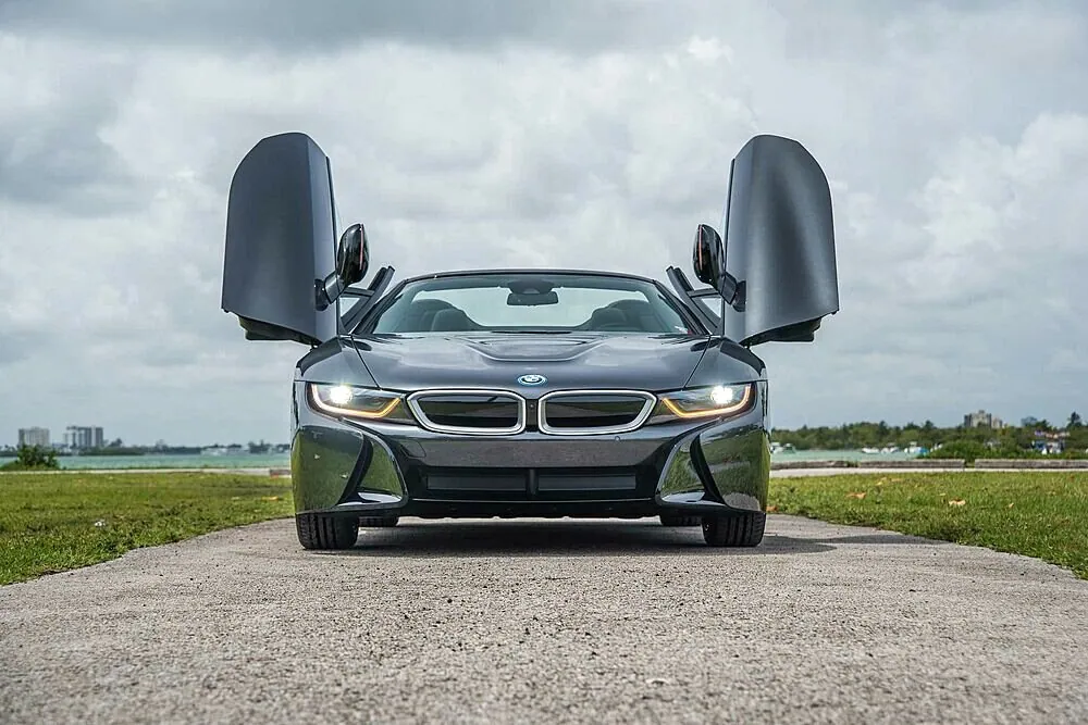 BMW I8 Roadster 2019 — фото 2 из 6