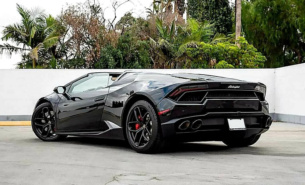 Lamborghini Huracan Spyder — photograph 3 of 5