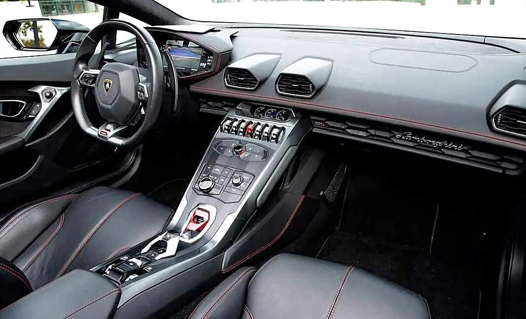 Lamborghini Huracan Spyder — photograph 5 of 5