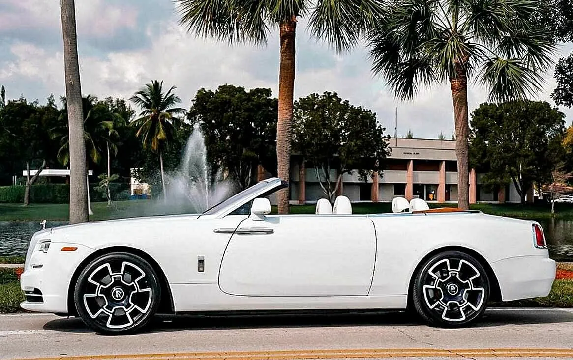 Rolls-Royce Dawn White Convertible — photograph 3 of 5