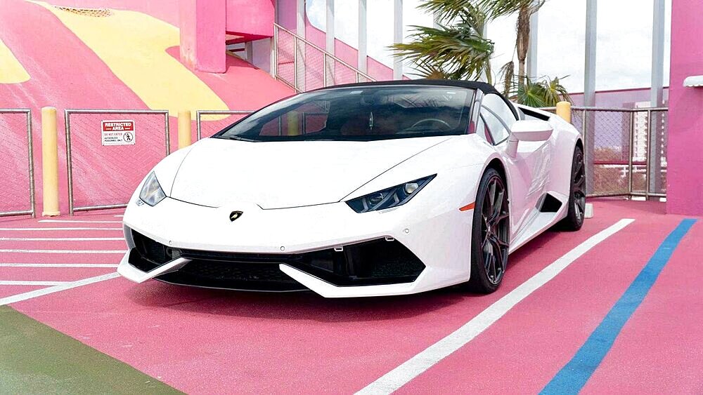 Rent Lamborghini in Los Angeles Beach 2