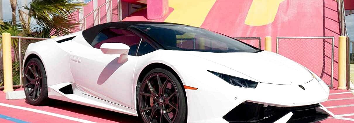 rent lamborghini huracan spyder white