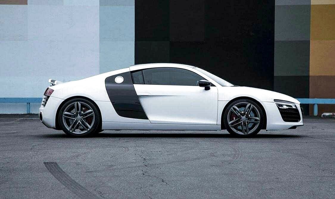 Audi R8 V10 2018 Coupe rent in Los Angeles