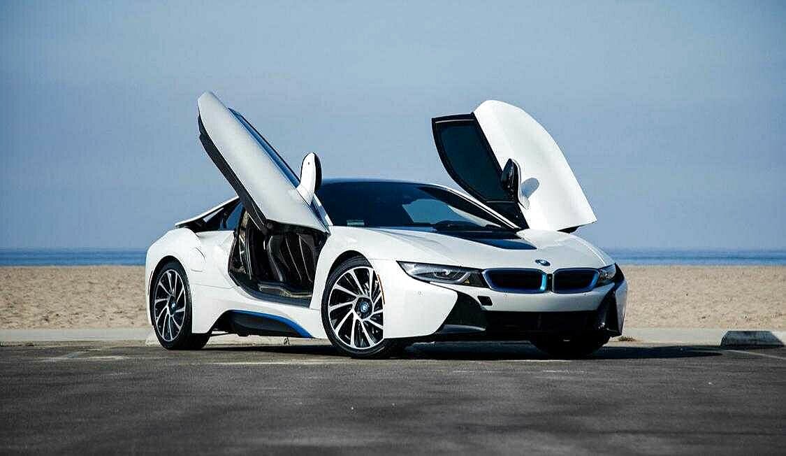 Rent BMW I8 White in Los Angeles