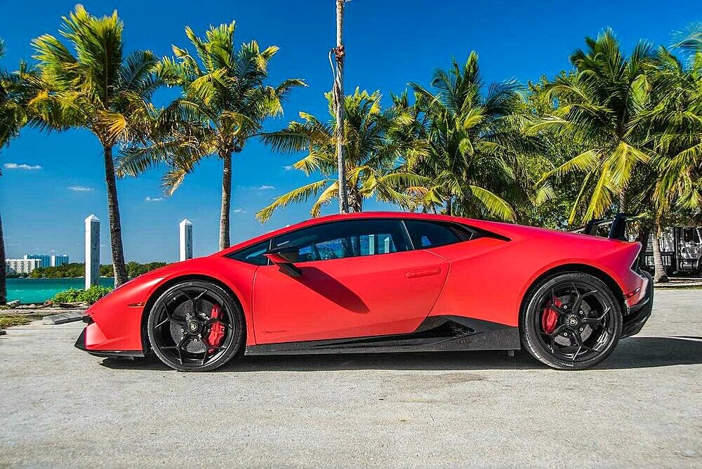 Rent Lamborghini Huracan Performante in Los Angeles