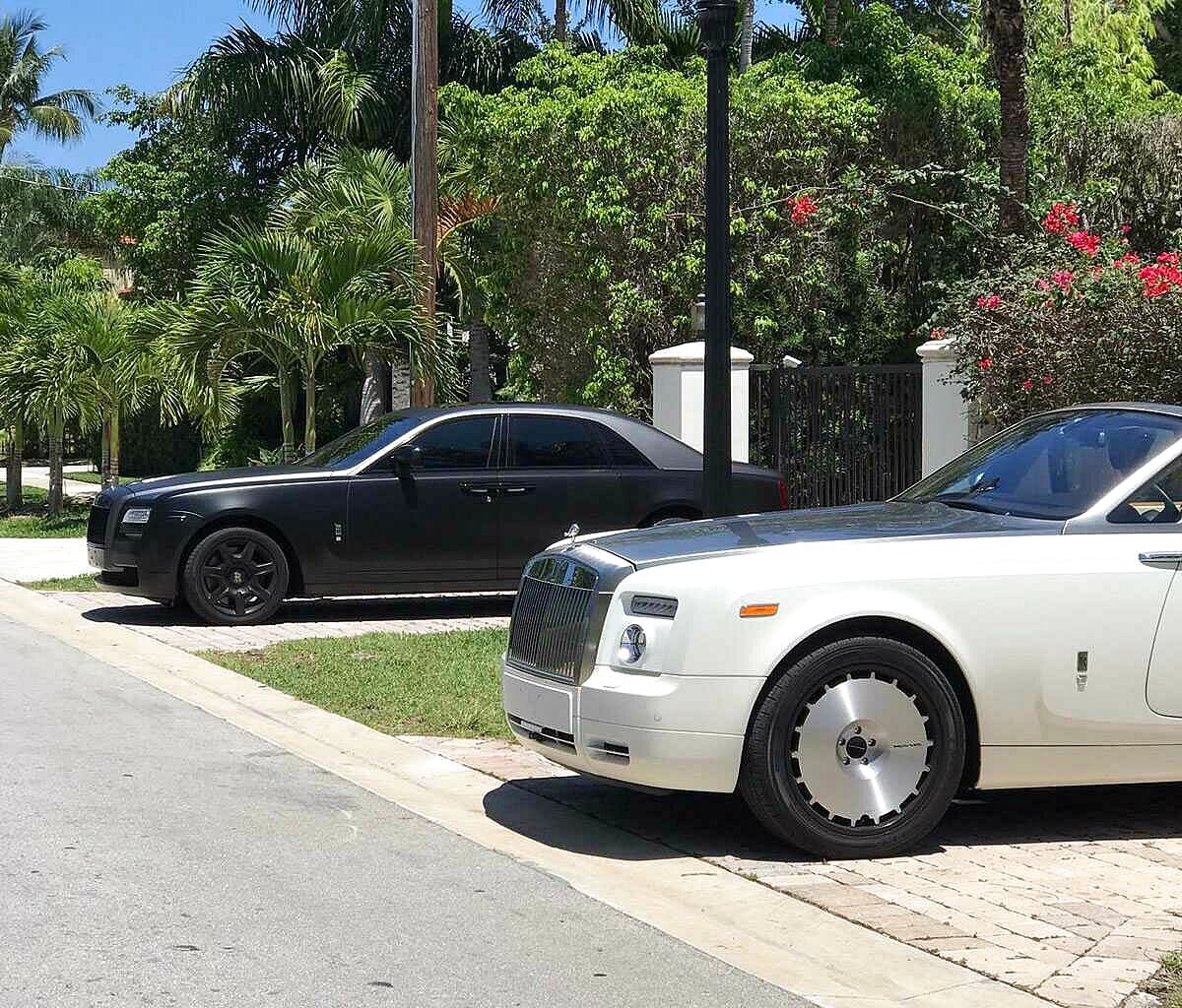 Rent Rolls Royce Phantom in Los Angeles