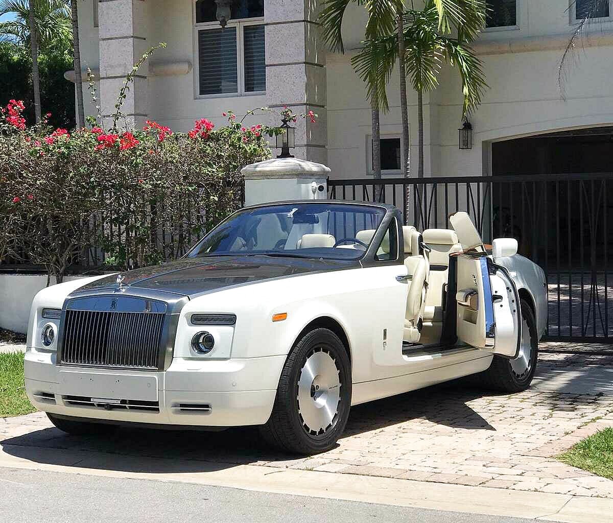 Rent Rolls Royce Phantom in Los Angeles