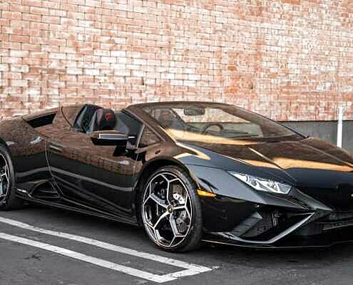 Rent Lamborghini Huracan EVO in Los Angeles 1