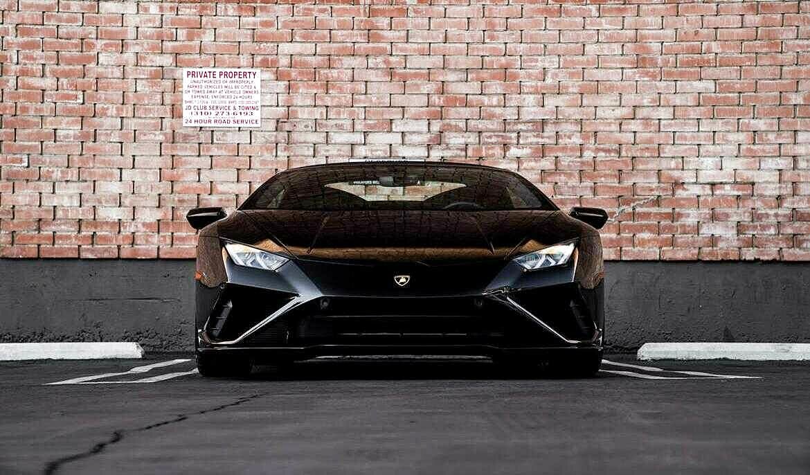 Rent Lamborghini Huracan EVO in Los Angeles 2