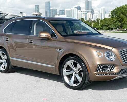 Rent Bentley Bentayga Champagne Edition 2