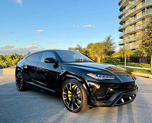 Rent Lamborghini Urus Black in Los Angeles 1