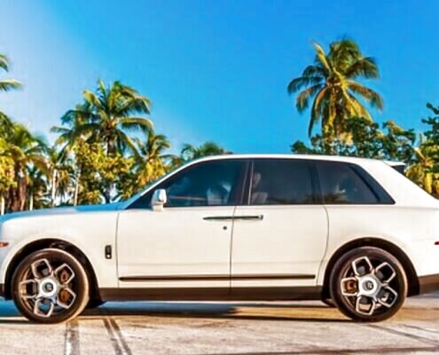 Rent Rolls-Royce Cullinan 2022 Black Badge in Los Angeles